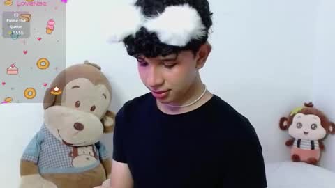 Cuddly online show from October 2025 04:58:01 AM