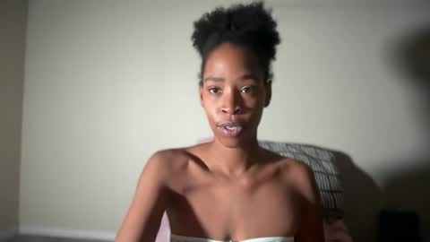 Snapshot of cum2charmxx chatting on August 2026 12:21:01 PM cum2charmxx online show from August 2026 12:21:01 PM