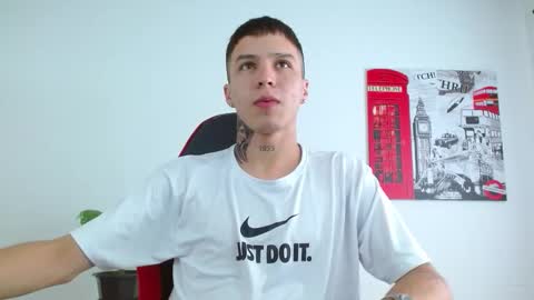 Snapshot of cumandres chatting on December 2025 02:10:02 PM cumandres online show from December 2025 02:10:02 PM