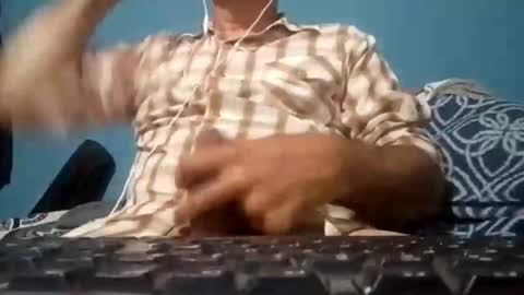cumbian_chero online show from May 2026 06:09:01 PM