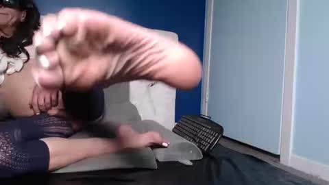 Cumelia online show from May 2026 01:43:01 AM