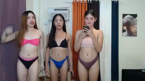 Snapshot of cummer_girls chatting on September 2025 05:02:02 AM via medusa danna lerie scarlet online show from September 2025 05:02:02 AM