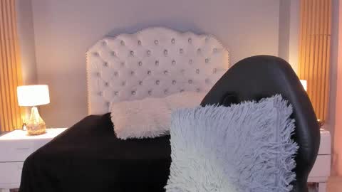 Cumming Loving online show from September 2025 07:59:01 PM