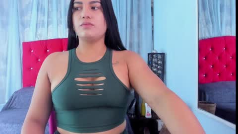 Snapshot of cumming_tiffani chatting on January 2025 12:05:02 PM cumming tiffani online show from January 2025 12:05:02 PM