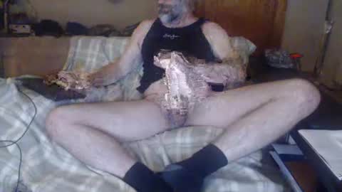 Snapshot of cumwme2thesea chatting on February 2025 03:41:01 AM 5 seconds later online show from February 2025 03:41:01 AM