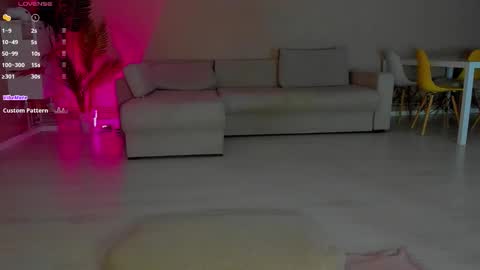 Antonia online show from November 2025 06:41:02 AM