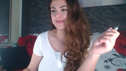 Snapshot of curlygirl35 chatting on November 2025 11:43:01 PM Valentina online show from November 2025 11:43:01 PM