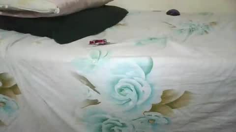 Snapshot of curvey_brown_girl chatting on May 2026 08:35:02 PM curvey_brown_girl online show from May 2026 08:35:02 PM