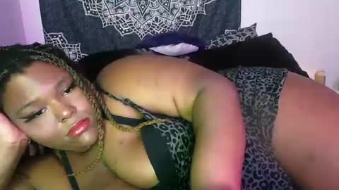 Snapshot of curvybcelinemixe chatting on February 2025 12:13:01 AM Cline  online show from February 2025 12:13:01 AM