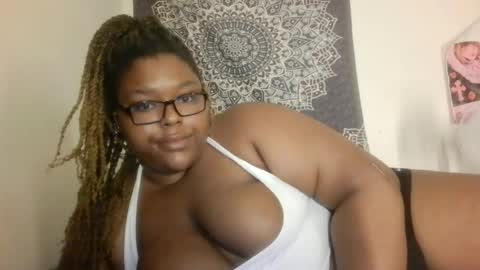 Snapshot of curvybcelinemixe chatting on July 2026 02:33:02 AM Cline online show from July 2026 02:33:02 AM
