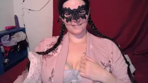 Snapshot of curvygamerceline chatting on June 2026 06:18:02 PM Celine Fawe online show from June 2026 06:18:02 PM