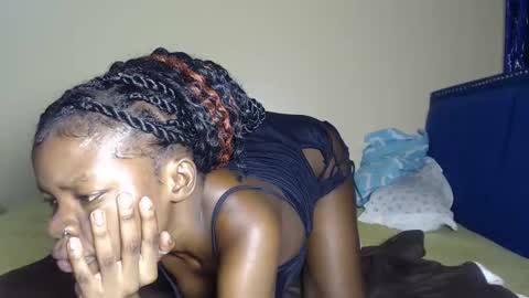 Snapshot of curvyjoan chatting on November 2025 10:04:02 AM curvyjoan online show from November 2025 10:04:02 AM