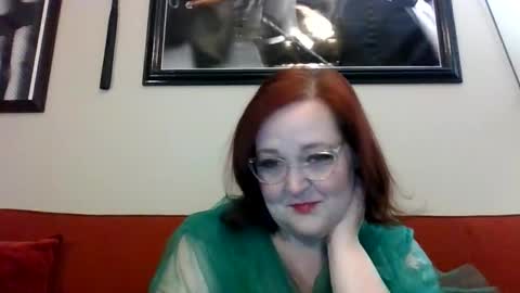 Snapshot of curvylittlesecret chatting on June 2026 07:12:01 AM curvylittlesecret online show from June 2026 07:12:01 AM