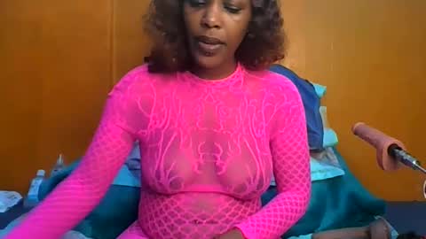 curvylyin online show from May 2026 11:27:01 AM