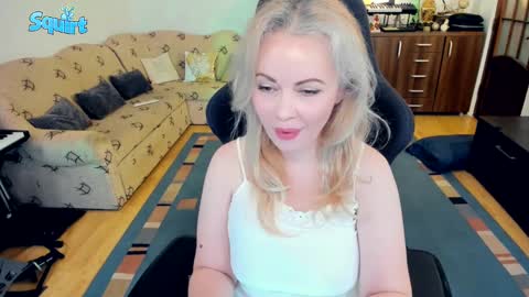 Snapshot of curvymaturelynn chatting on March 2025 01:45:02 AM Whitney Lynn online show from March 2025 01:45:02 AM