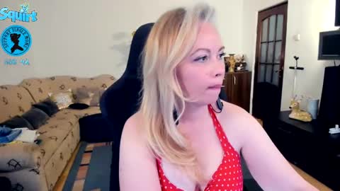 Whitney Lynn online show from May 2026 12:38:01 AM