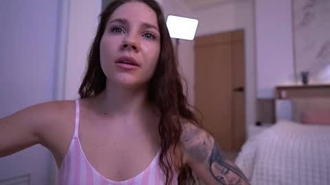 Foxy online show from April 2026 03:20:01 AM