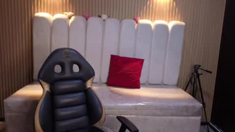 cute_angel_1 online show from June 2026 03:44:01 AM