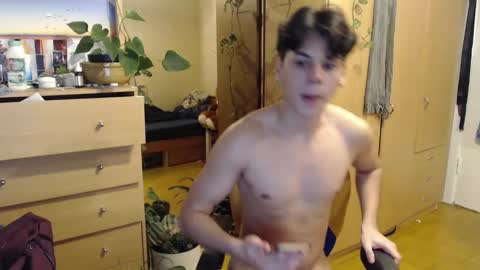 Snapshot of cute_boy859 chatting on December 2024 09:11:01 PM Tomas online show from December 2024 09:11:01 PM