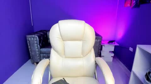 Snapshot of cute_cinnamon chatting on December 2025 04:33:02 AM Abby online show from December 2025 04:33:02 AM