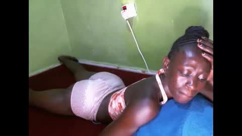 cute_doria online show from October 2025 05:06:02 PM