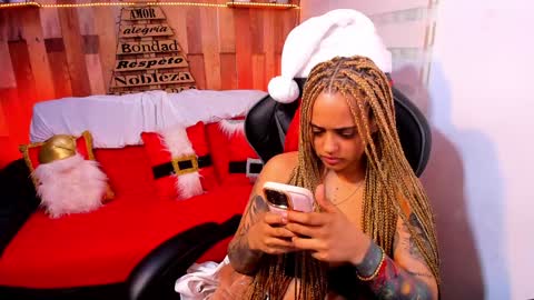    Independent Model online show from December 2024 01:17:01 AM