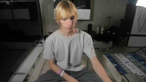 Snapshot of cute_grecha chatting on June 2026 06:40:01 AM Grisha online show from June 2026 06:40:01 AM