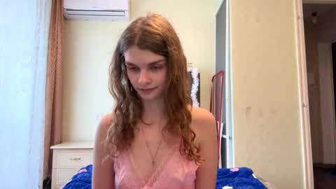 cute_kitte online show from November 2025 11:25:01 AM