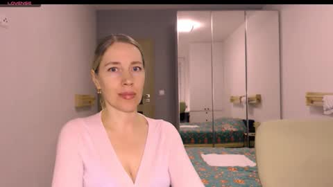 cute_lion_ online show from February 2026 04:10:02 PM