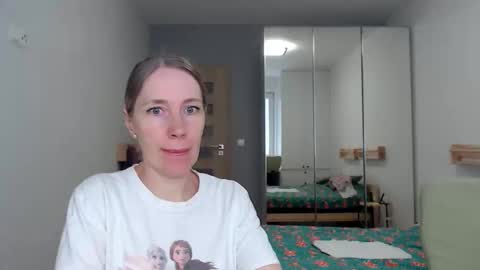 Snapshot of cute_lion_ chatting on May 2026 01:52:02 PM cute_lion_ online show from May 2026 01:52:02 PM