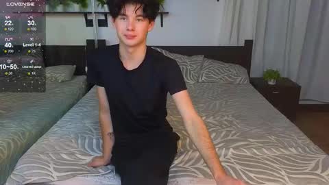 Snapshot of cute_mikex chatting on November 2025 02:45:02 PM Mike online show from November 2025 02:45:02 PM