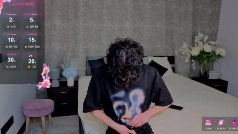 Snapshot of cute_mikex chatting on November 2025 08:00:01 PM Mike online show from November 2025 08:00:01 PM