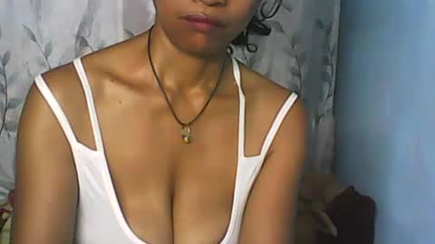 Snapshot of cute_moll chatting on February 2025 12:43:01 PM murielle online show from February 2025 12:43:01 PM