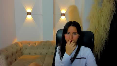 Snapshot of cute_rouss chatting on December 2024 03:47:02 AM ROUSS online show from December 2024 03:47:02 AM