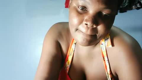 Snapshot of cute_roxie chatting on May 2026 06:04:02 PM cute_roxie online show from May 2026 06:04:02 PM