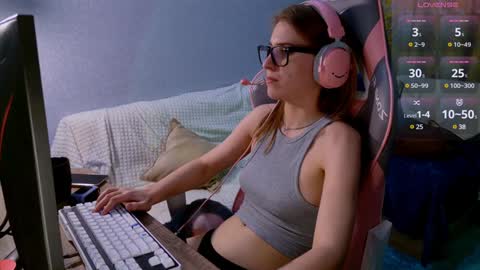 Snapshot of cute_shyy chatting on December 2024 04:19:02 PM Flora online show from December 2024 04:19:02 PM