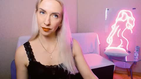 cute_smile_shy online show from November 2025 09:08:01 PM