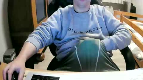 Cuteboy090 online show from April 2026 10:12:01 PM