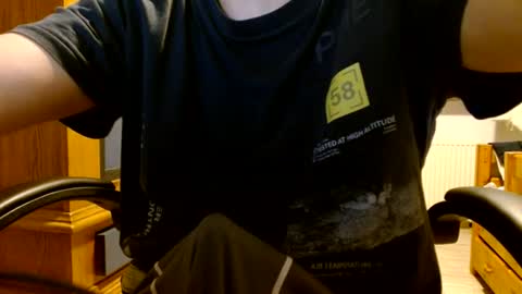 Cuteboy090 online show from June 2026 04:19:02 PM
