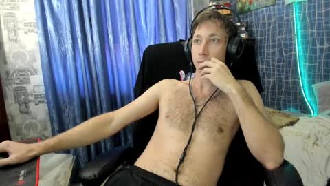 cuteboy228 online show from March 2025 02:53:02 PM