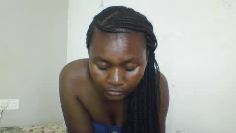 cutecaramela online show from April 2026 06:52:01 PM