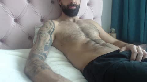 cuteeboy online show from April 2026 01:41:01 PM