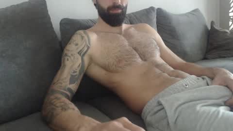 cuteeboy online show from April 2026 06:02:02 AM