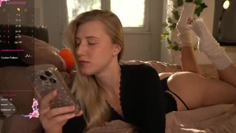 Alina online show from April 2026 04:01:01 PM