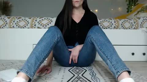 Snapshot of cuteemouse chatting on November 2025 01:33:01 PM Anna online show from November 2025 01:33:01 PM