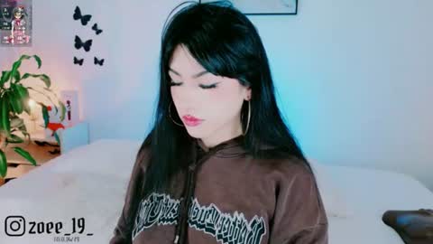 Zoe  online show from July 2026 04:48:01 AM