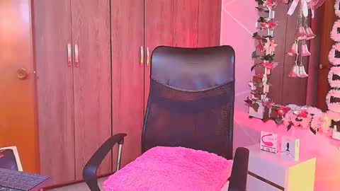 cuteflame_ online show from January 2026 09:53:02 PM