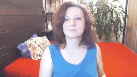 Snapshot of cutemoan chatting on November 2025 10:45:02 PM Rita online show from November 2025 10:45:02 PM