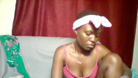 cutey_lunar online show from January 2025 07:32:01 PM