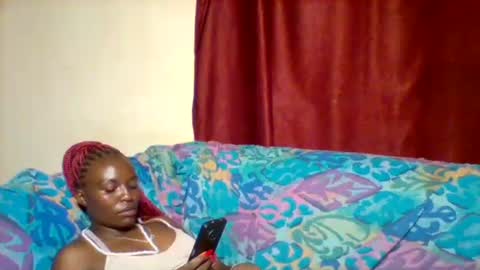 cutey_lunar online show from January 2025 07:15:01 PM